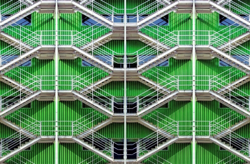 30 harmonious photos with perfect symmetry 30 harmonious photos with perfect symmetry