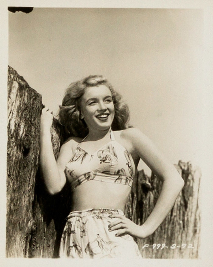 30 previously unpublished pictures of Marilyn Monroe will be put up for auction