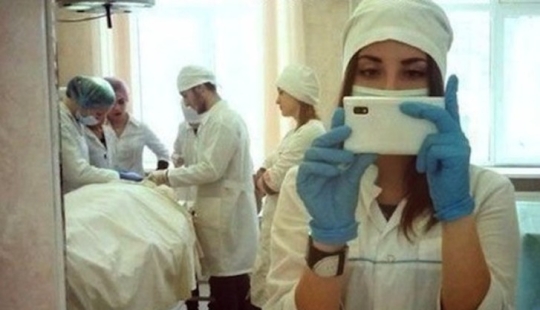 32 worst selfie moments