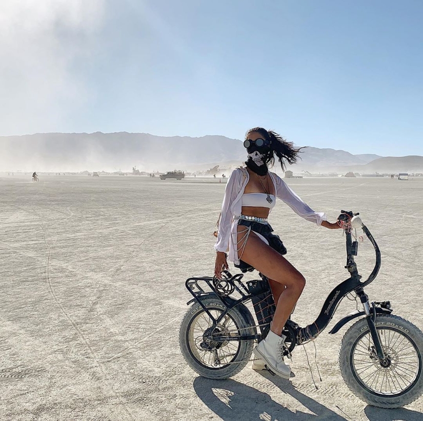 35 fotos de chicas calientes del festival Burning Man igualmente caliente-2019 35 fotos de chicas calientes del festival Burning Man igualmente caliente-2019