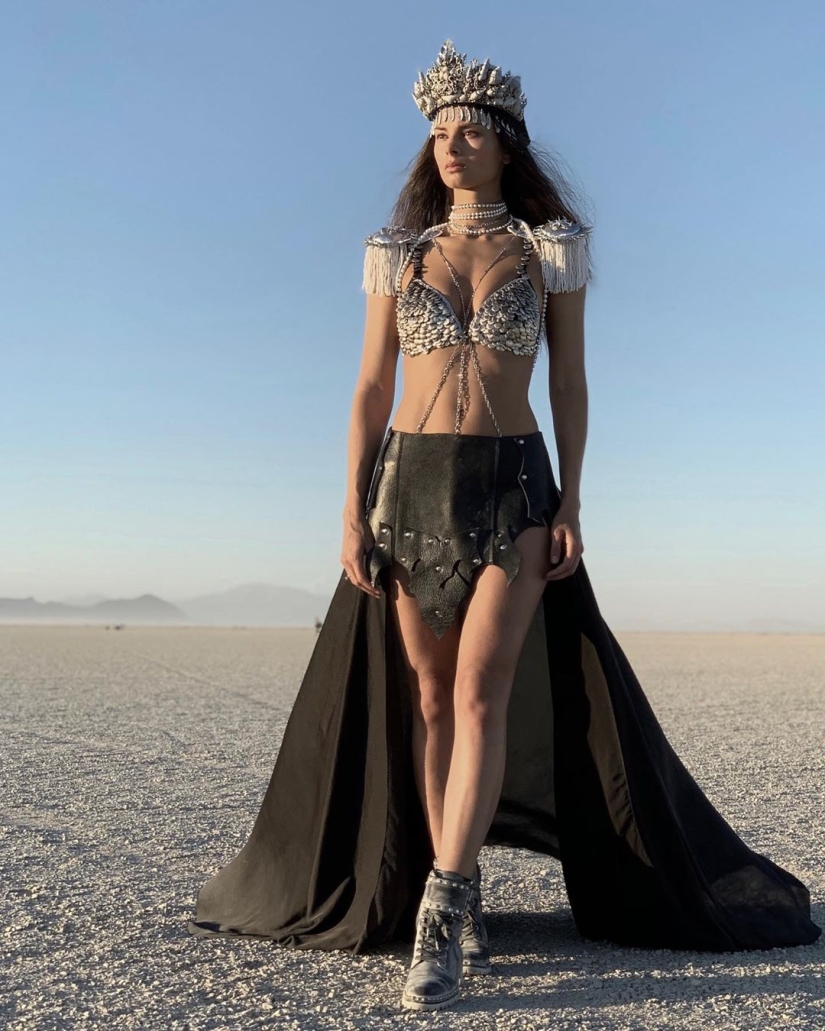 35 photos of hot girls from the equally hot Burning Man festival-2019 35 photos of hot girls from the equally hot Burning Man festival-2019
