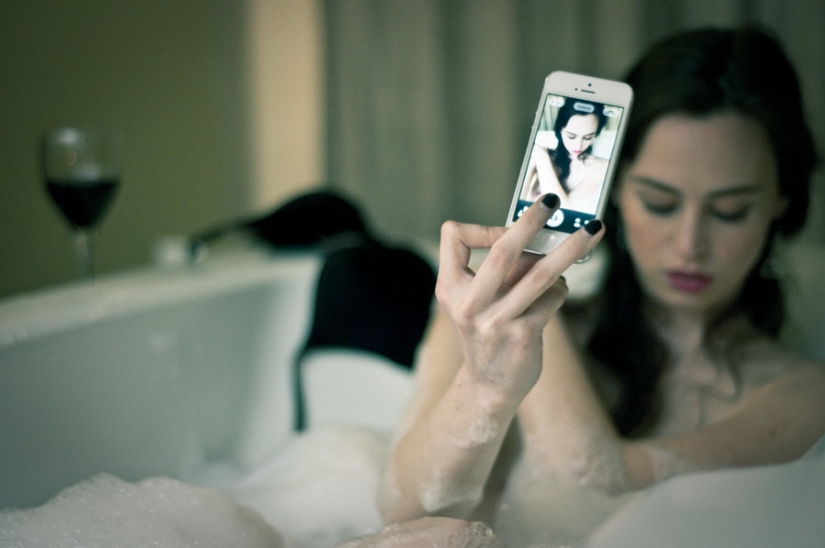 5 things people post on social networks only people with low self-esteem