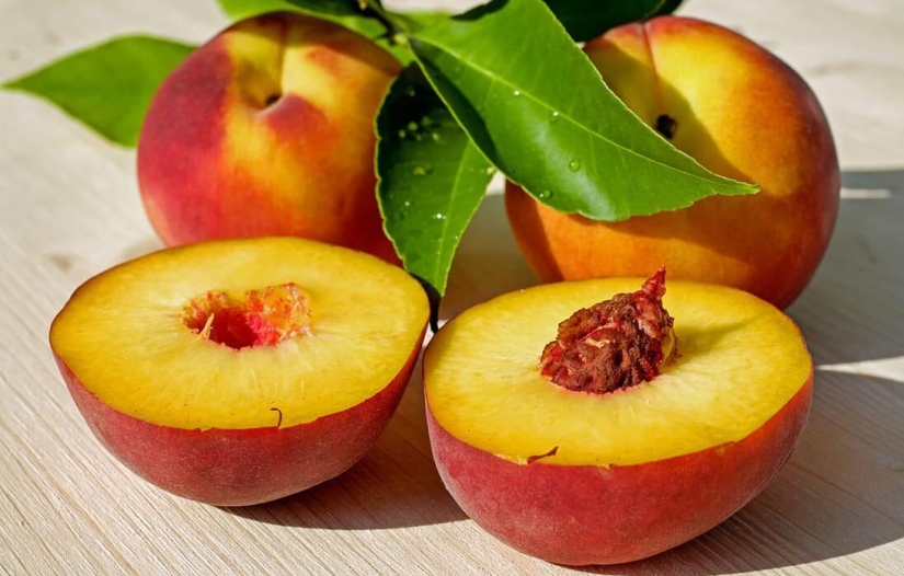 5 tips on how to choose the right delicious and sweet peach
