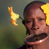 6 de las pruebas más crueles a las que acuden mujeres de diferentes países del mundo por el bien de la belleza