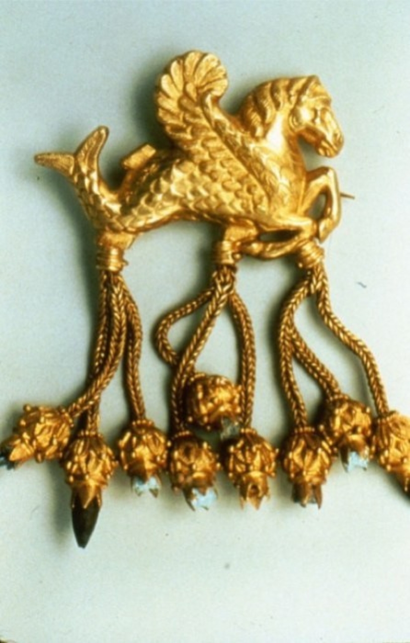 7 cursed jewels that brought misfortune to the owners