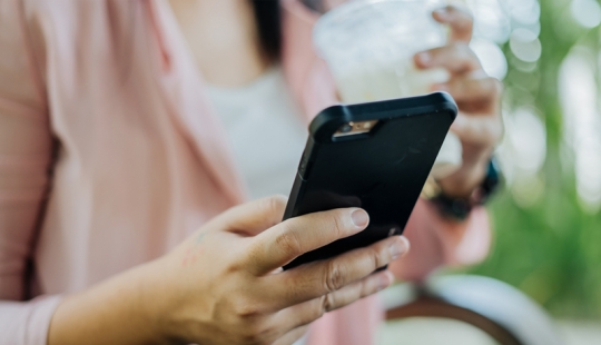 7 forbidden SMS in correspondence with a man!