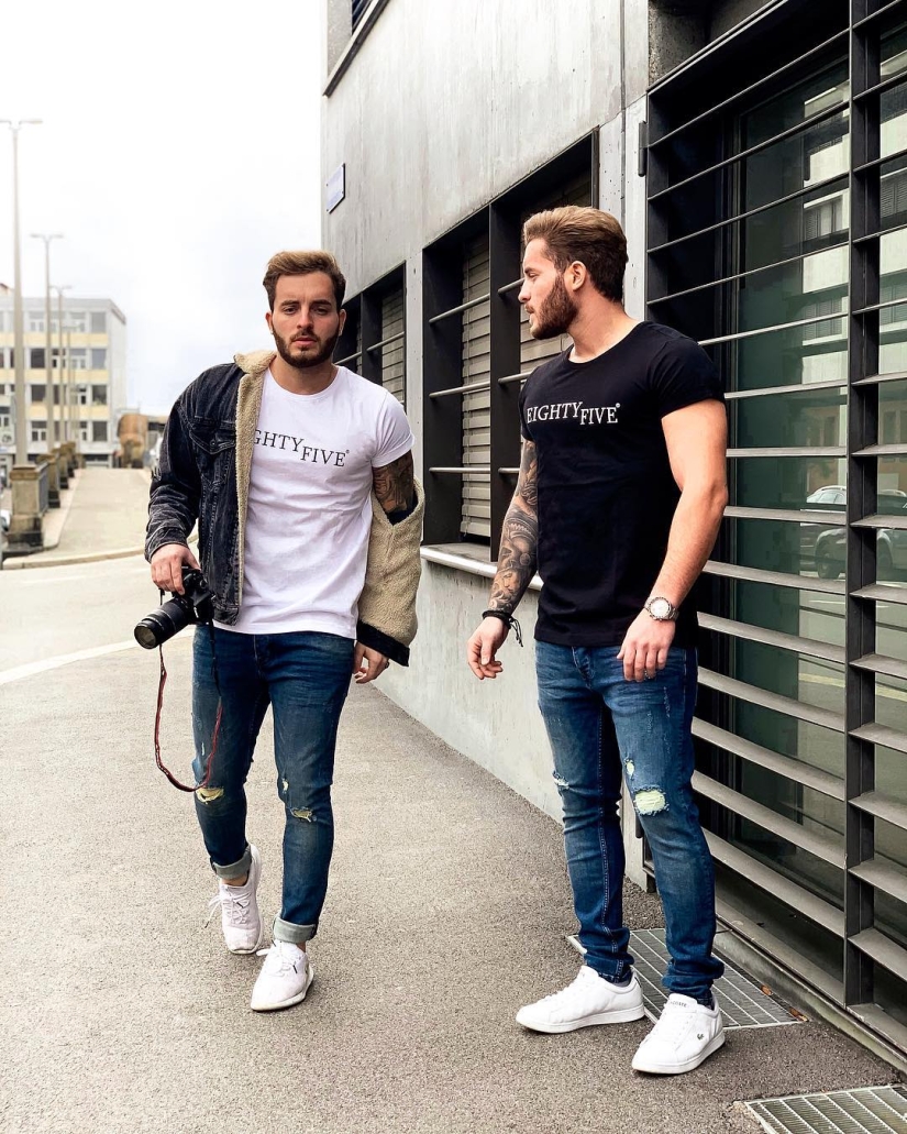 7 Most Beautiful Twins on Instagram that You will Want to Subscribe To