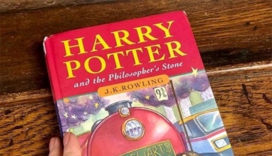 8 90s Predictions About the Future You Can Laugh at Because None of Them Were True 8 90s Predictions About the Future You Can Laugh at Because None of Them Were True