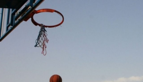 8 funniest sports moments caught on camera