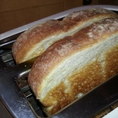 9 Foods You Rarely See on an Airplane