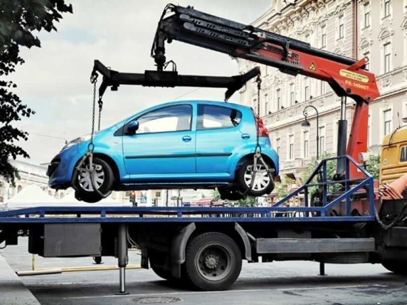 9 reasons why you can't leave a child alone in a car