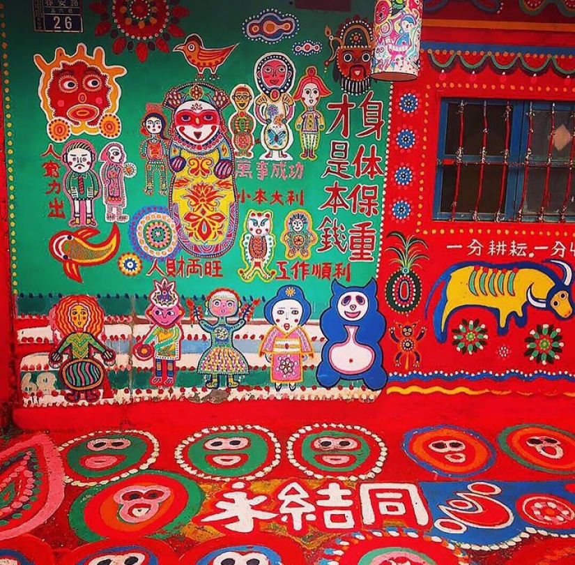 96-year-old Taiwanese saved the village from demolition, turning it into a rainbow attraction