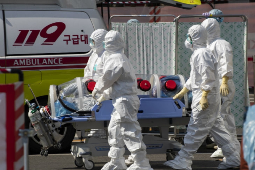 A 101-year-old Chinese man who fell ill with coronavirus was cured in a week