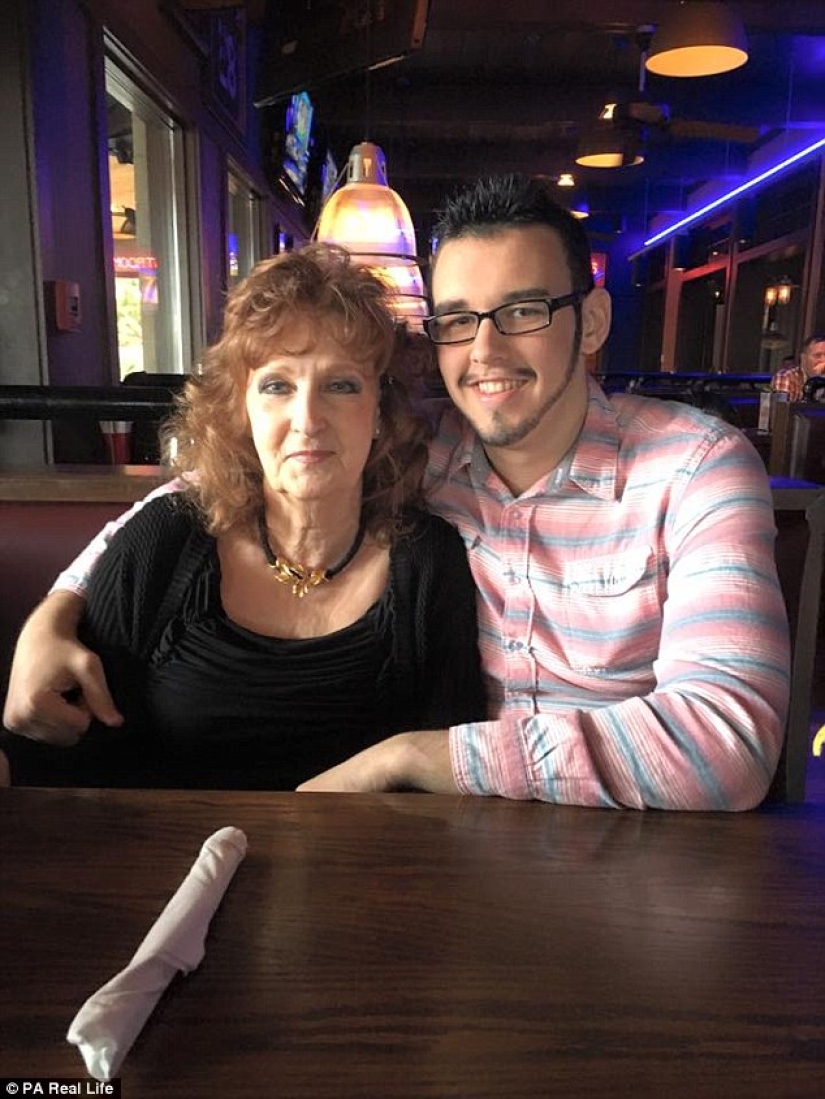 A 71-year-old American woman met a 17-year-old guy at her son's funeral and married him