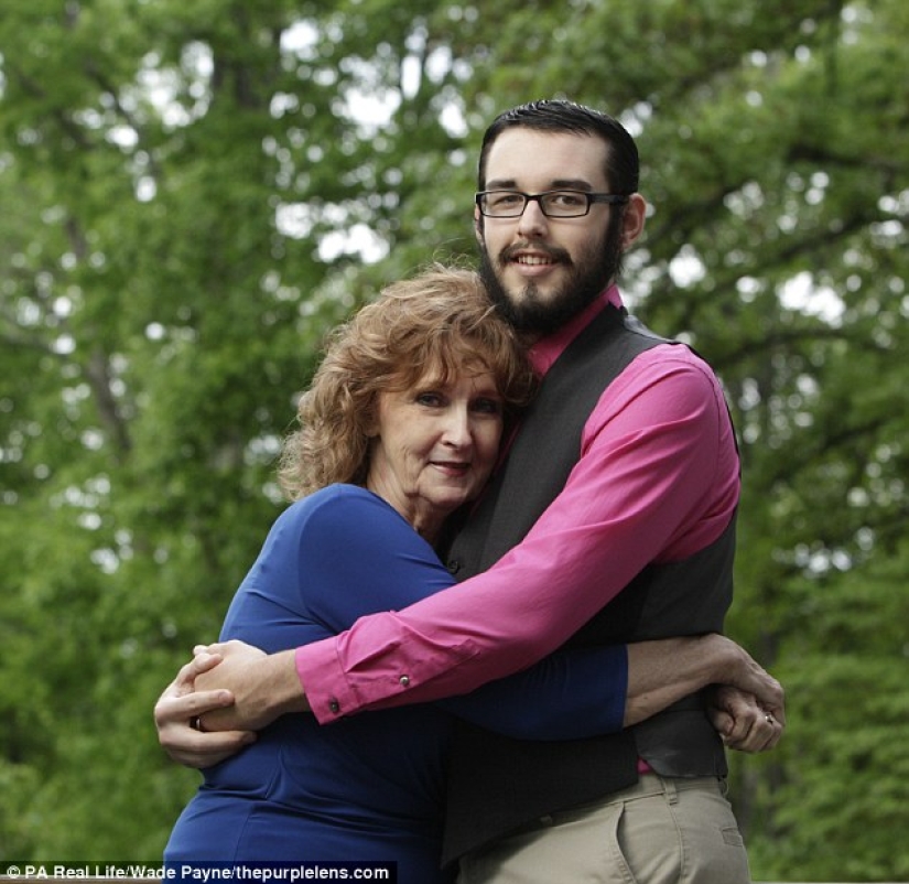 A 71-year-old American woman met a 17-year-old guy at her son's funeral and married him