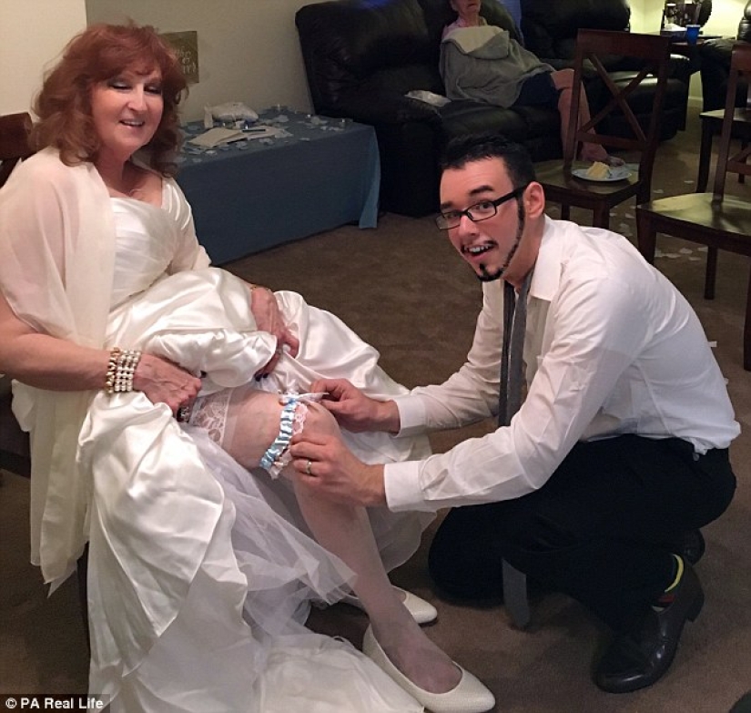 A 71-year-old American woman met a 17-year-old guy at her son's funeral and married him