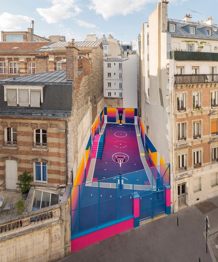 A basketball court that seems virtual