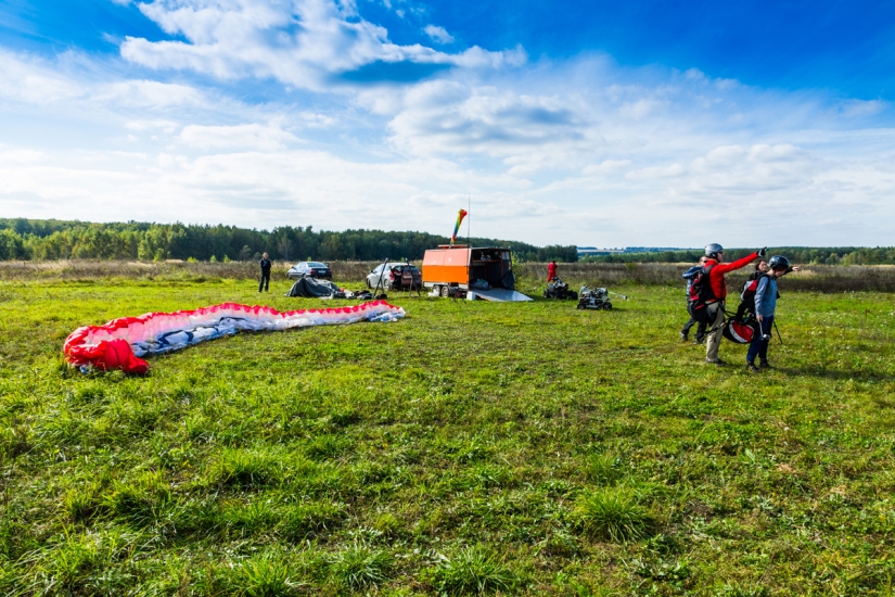 A bird's-eye view of the world: Paragliding