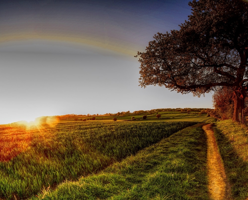 A blind veteran from Britain takes pictures of landscapes, and he's damn good at it