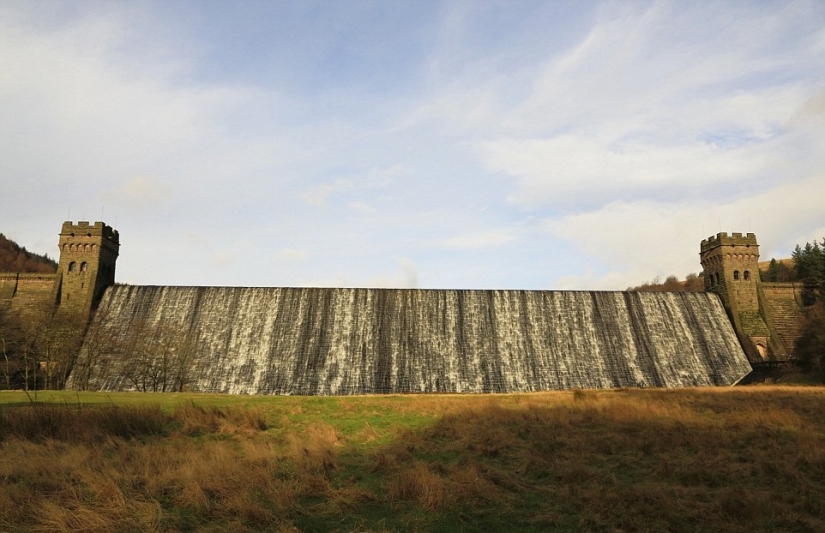 A blind veteran from Britain takes pictures of landscapes, and he's damn good at it
