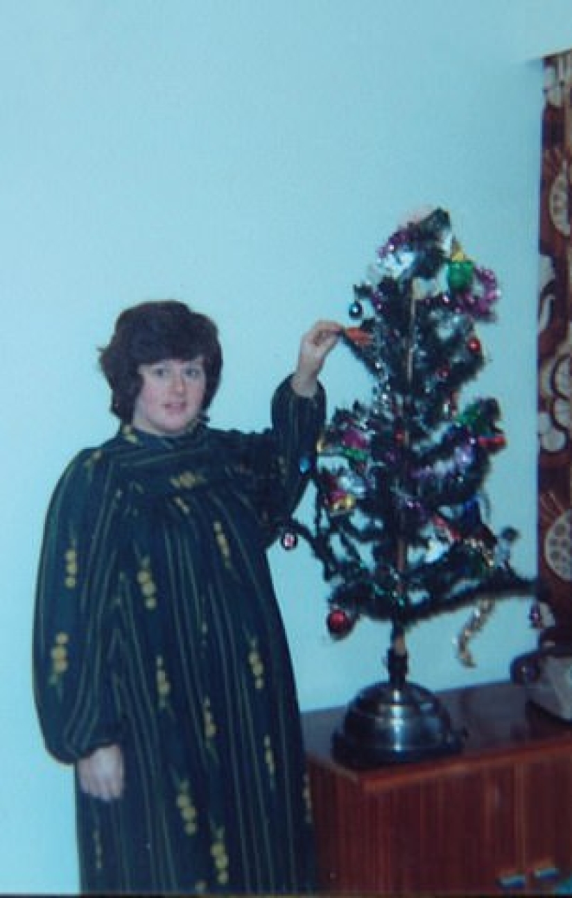 A British family has been decorating the same Christmas tree for 100 years A British family has been decorating the same Christmas tree for 100 years