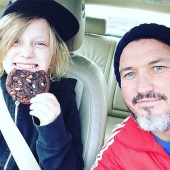 A British hairdresser managed to cut a potato boy. It wasn't easy