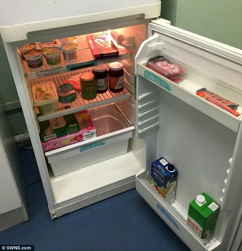 A British woman, after learning that an elderly neighbor had not cleaned or washed for 13 years, changed her life