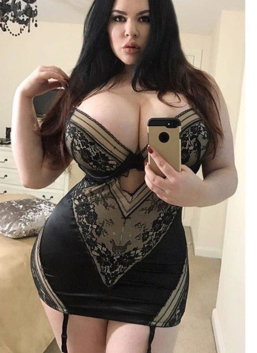 A buxom British woman, who was bullied at school, wiped her nose to all classmates, becoming a lingerie model