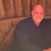 A couple from the USA lived in luxury at the expense of the authorities, but the scammers were given away by bragging in social networks