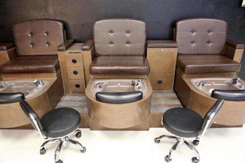 A curvy American woman after a major embarrassment opened a beauty salon for fat people and it is thriving