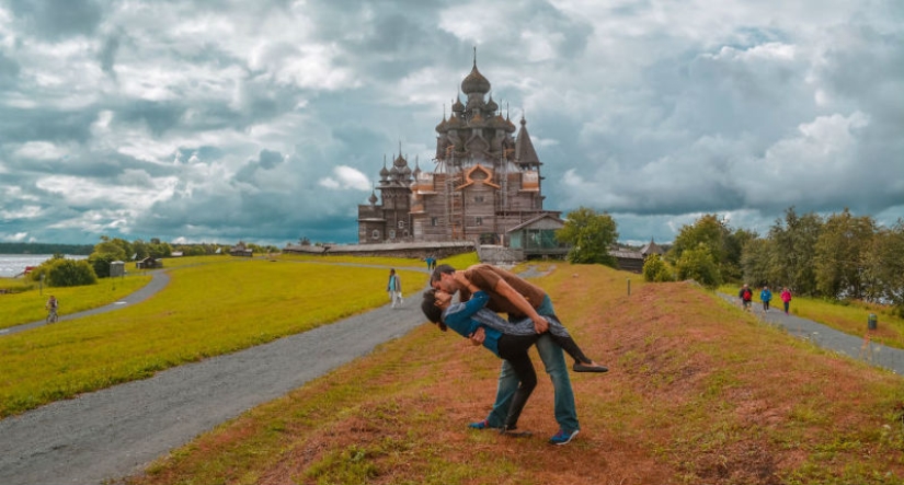 A deep kiss in travel: the story of a long-distance relationship with a happy ending