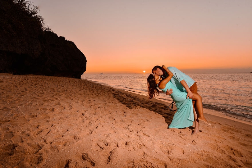 A deep kiss in travel: the story of a long-distance relationship with a happy ending