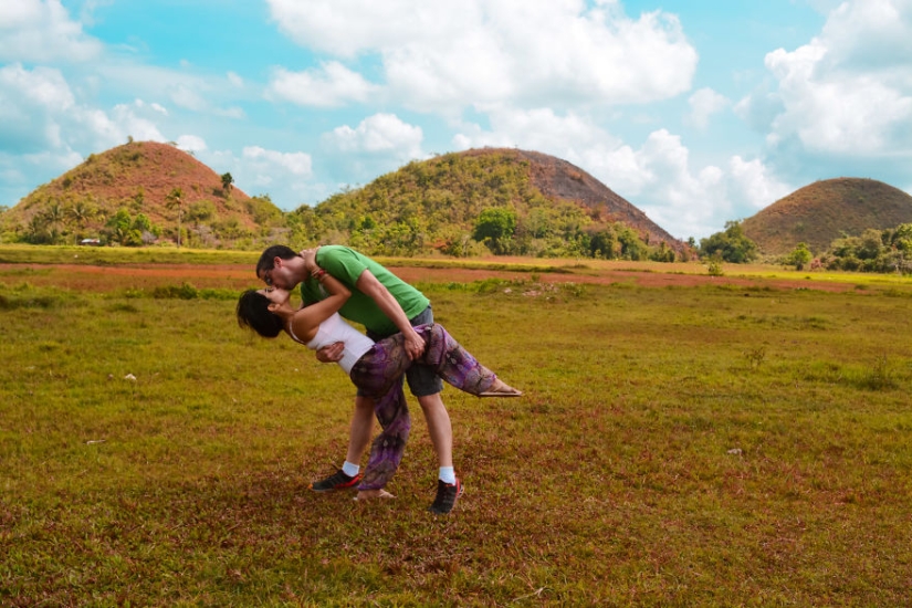 A deep kiss in travel: the story of a long-distance relationship with a happy ending