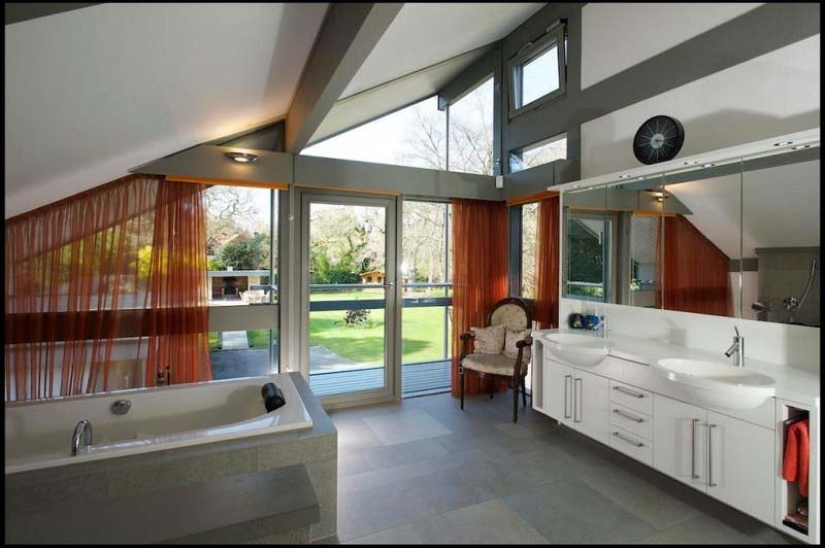 A designer mansion and a luxury car for just 2 thousand rubles? And why not!