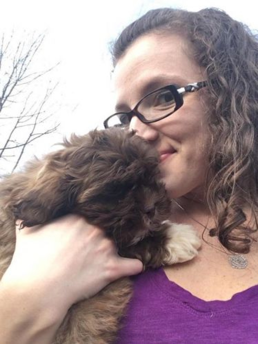 A dog with a human face was found on Reddit, who even knows how to wink slyly