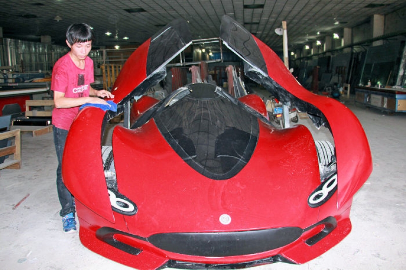 A dream with his own hands: a Chinese man independently created a supercar