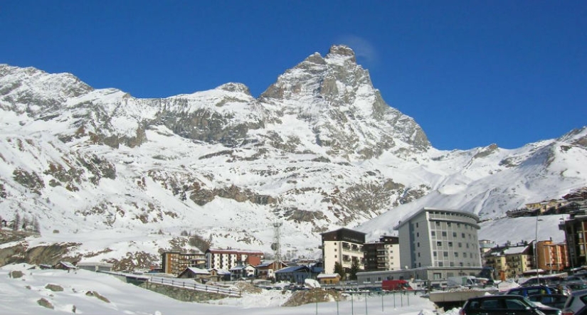 A drunk Estonian was walking to a hotel in the Alps, but instead climbed 2,400 meters uphill and fell asleep in a bar