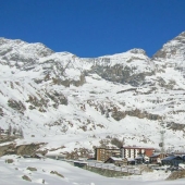 A drunk Estonian was walking to a hotel in the Alps, but instead climbed 2,400 meters uphill and fell asleep in a bar