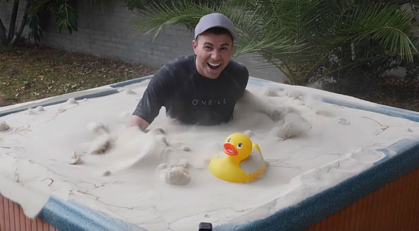 A former NASA engineer made a Jacuzzi where he turned sand into liquid