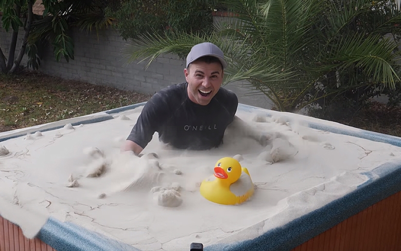 A former NASA engineer made a Jacuzzi where he turned sand into liquid
