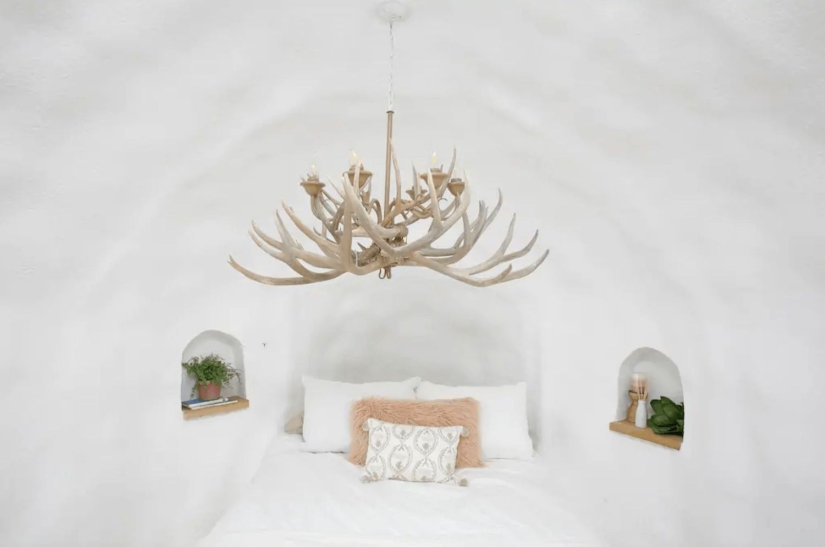 A giant "potato" that was turned into a mini-hotel A giant "potato" that was turned into a mini-hotel