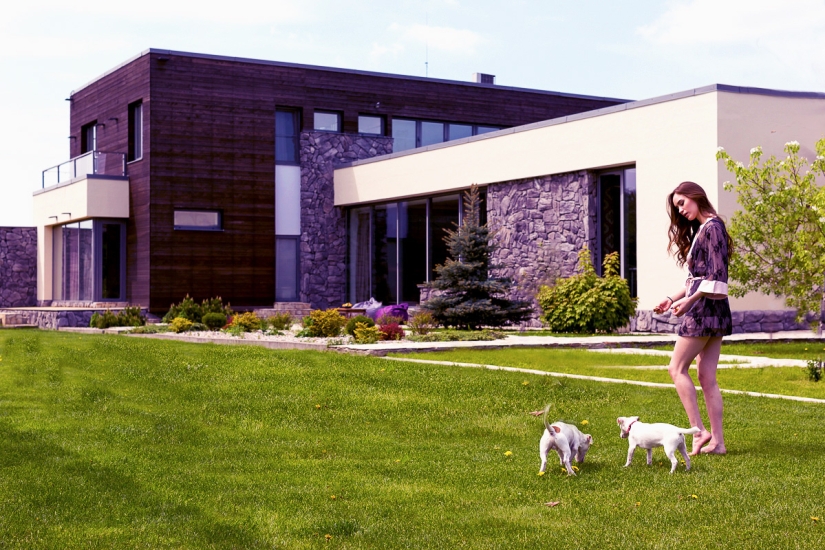 A house with an underground bunker is for sale in the Moscow region