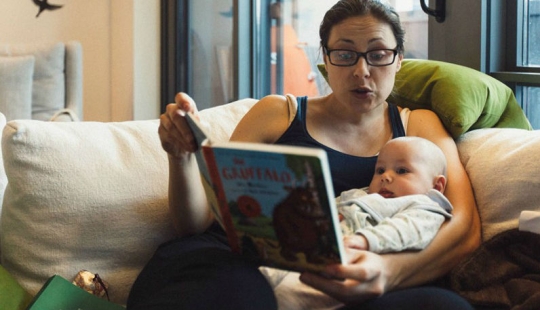 A loving husband hired 23 artists for an incredible gift to his wife