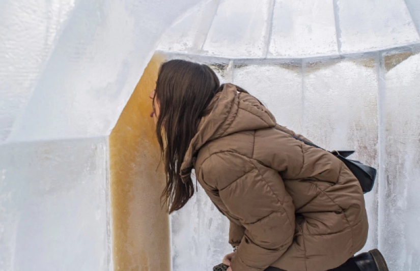 A mini-hotel made of frozen beer has been opened in London, where you can literally "get drunk"