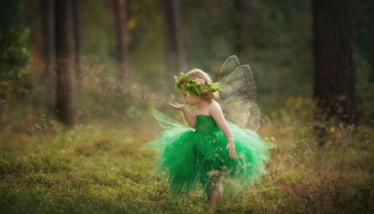 A mother from Poland creates fabulously beautiful costumes for her children