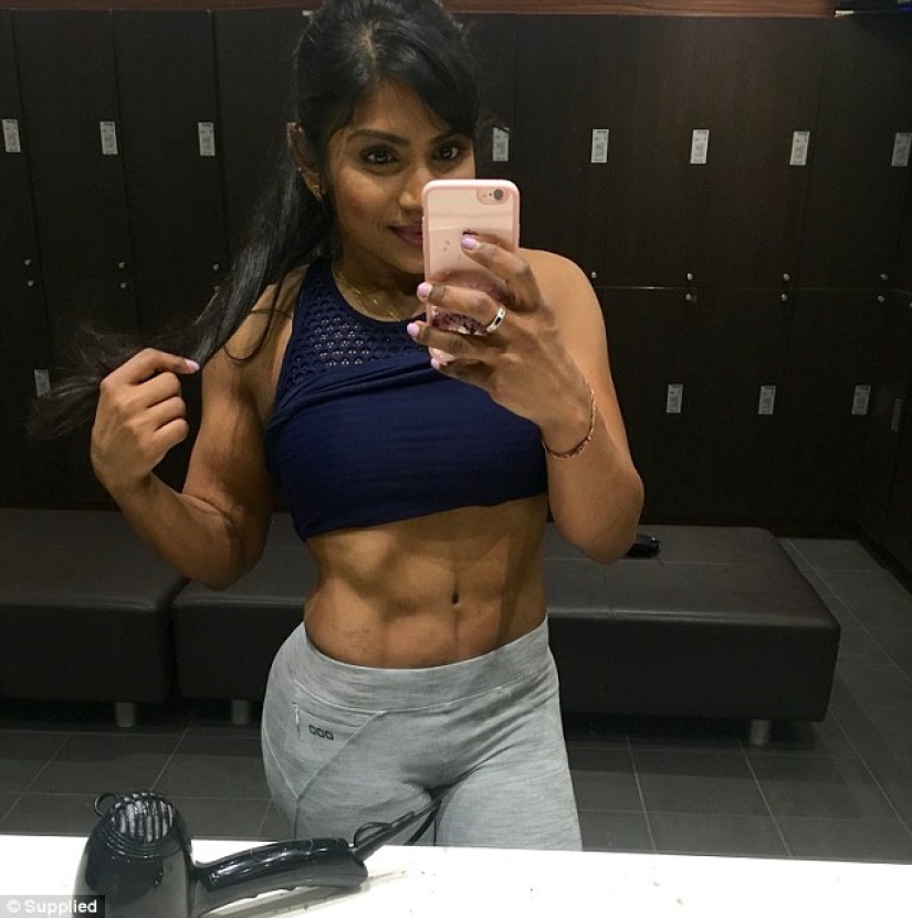 A nurse from Melbourne lost 42 kg after she saw her photo on Facebook