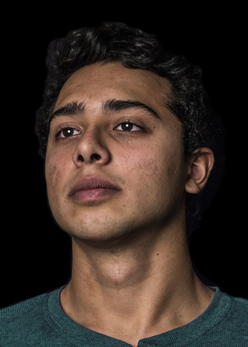 A photo project about crying men, destroying well-known stereotypes A photo project about crying men, destroying well-known stereotypes