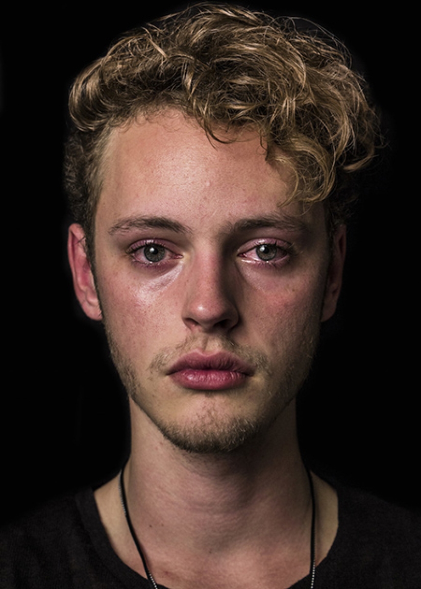 A photo project about crying men, destroying well-known stereotypes A photo project about crying men, destroying well-known stereotypes