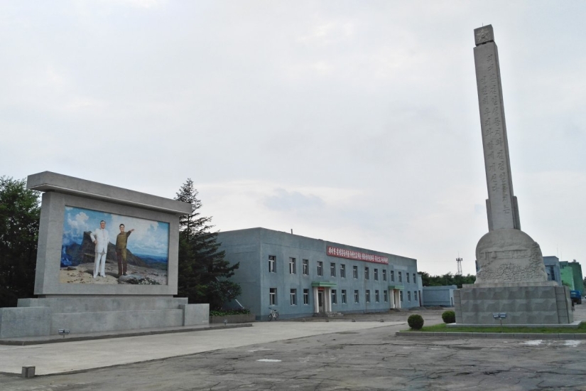 A photographer took depressing images from the lives of ordinary people in North Korea on his phone