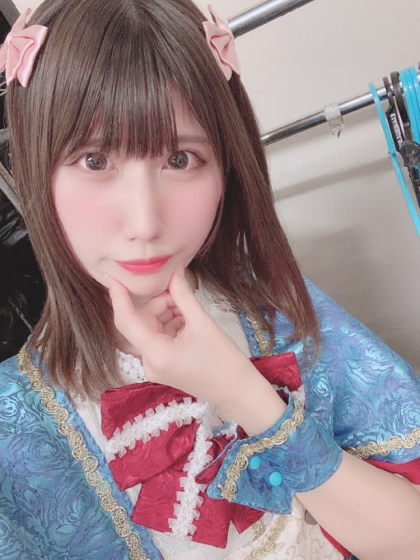 A rapist tracked down a Japanese singer by studying the reflection of the street in her eyes in a selfie A rapist tracked down a Japanese singer by studying the reflection of the street in her eyes in a selfie